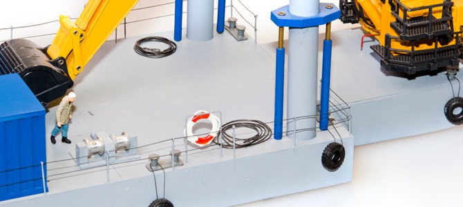 Detail Wasserliniemodell Baggerponton – Auftragsarbeit für Bauunternehmung  1:50