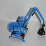 Fuchs 713 M Mit Polypgreifer und Abstüzungen am Fahrgestell