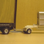 Rundhauber Fahrgestell gekürzt und Anhänger für den Transport von Haus-Haus Behältern selbst gebaut