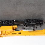 Das beschädigte Modell... links...