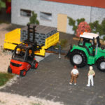 ...beim Entladen von Paletten