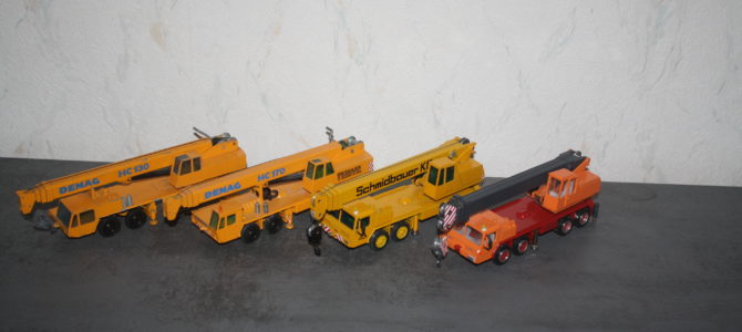Fahrzeugentwicklung dargestellt anhand von Modellkranen. Fahrzeugentwicklung dargestellt anhand von Modellkranen.