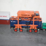 und mit 40 Fuß Container beim Laden