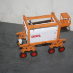 Der Container "klebt" am Spreader