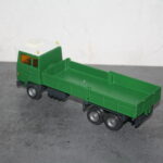 Eine 1,5 mm Holzeinlage...