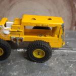 Entfernung was stört, und Löcher für die Hubarme