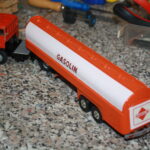 ...der restaurierte.Gasolin Auflieger