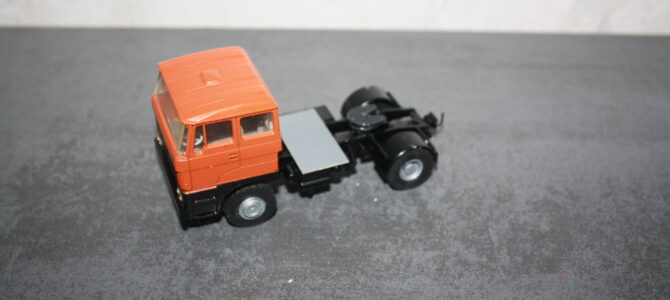 DAF 3300 LKW in 1:50 restauriert