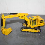 MF 450 Bagger von NZG