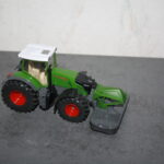 Traktor mit Mähwerk