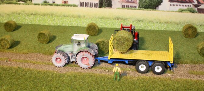 Landwirtschaftliche Ladungen für Siku 1:50 Fahrzeuge selbstgebaut.