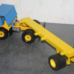 Steinschlagschutz und Schmutzlappen an der Zugmaschine