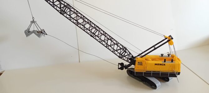 Gastmodelle: 1:87 Menck 750 aus Liebherr 883 von Kibri
