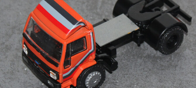 Exot auf deutschen Straßen: Der Ford Cargo aus den 1980iger Jahren als Sattelzugmaschine