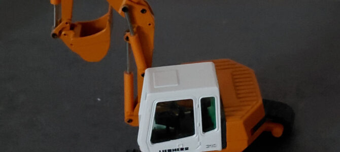 Liebherr R 310 selbst gebaut. Liebherr R 310 selbst gebaut.