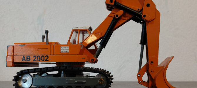 Atlas Bagger 2002 und 1702 von NZG restauriert und Kabine eingerichtet Atlas Bagger 2002 und 1702 von NZG restauriert und Kabine eingerichtet